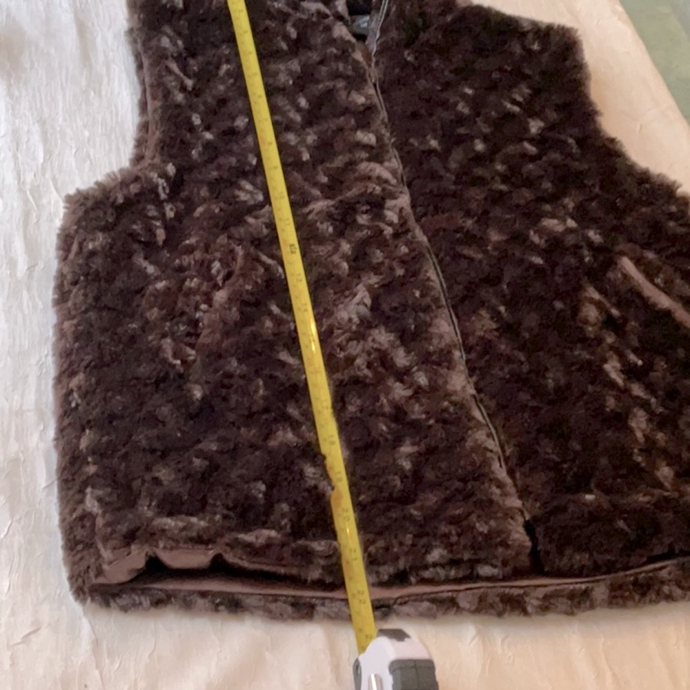 Brown Fur Vest with Pockets, size M - Picture 5 of 5